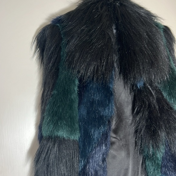 NWOT BLANKNYC Faux Fur Fun Vest - Picture 2 of 9